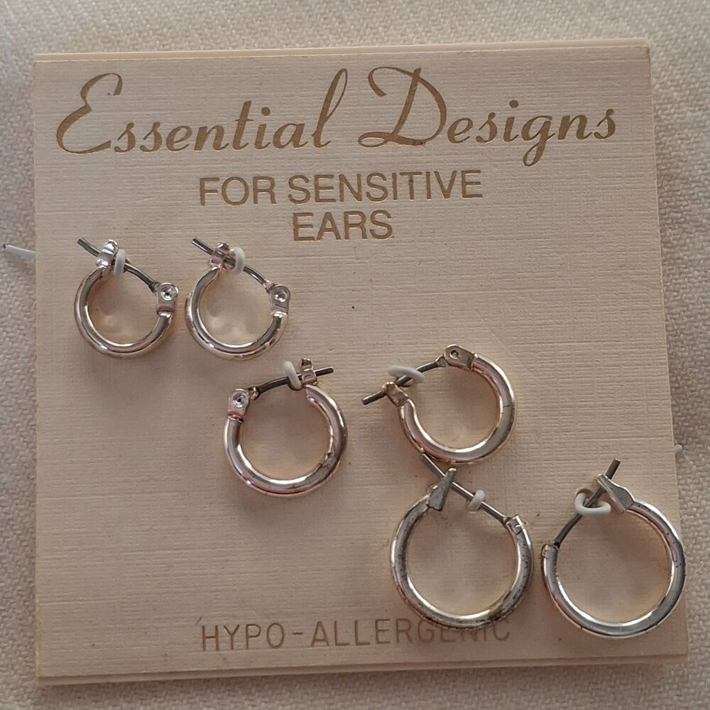 NWT silvertone hypoallergenic hoop earrings